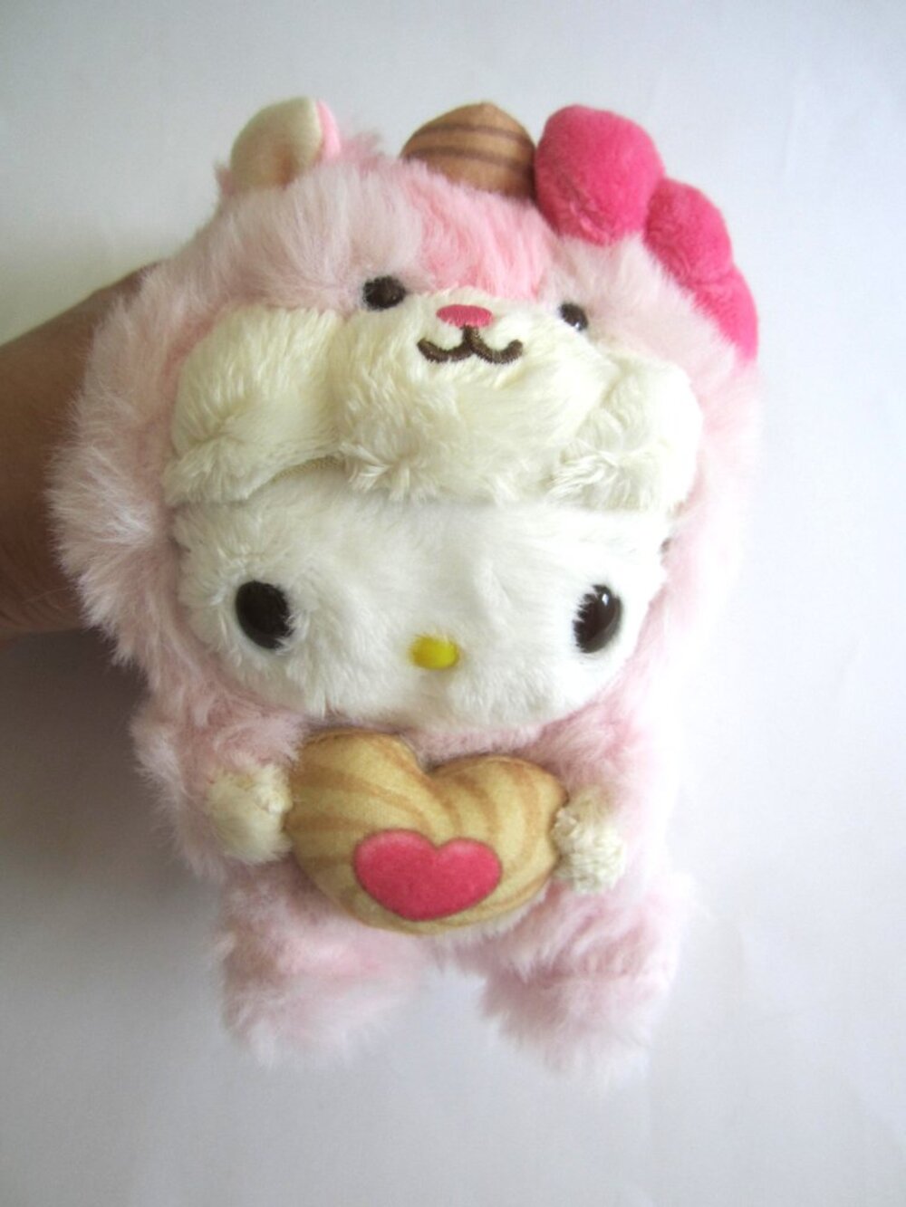 Hello Kitty Squirrel Costume Carry Heart Pink Keychain Plush Doll Sanrio NEW - Picture 3 of 7